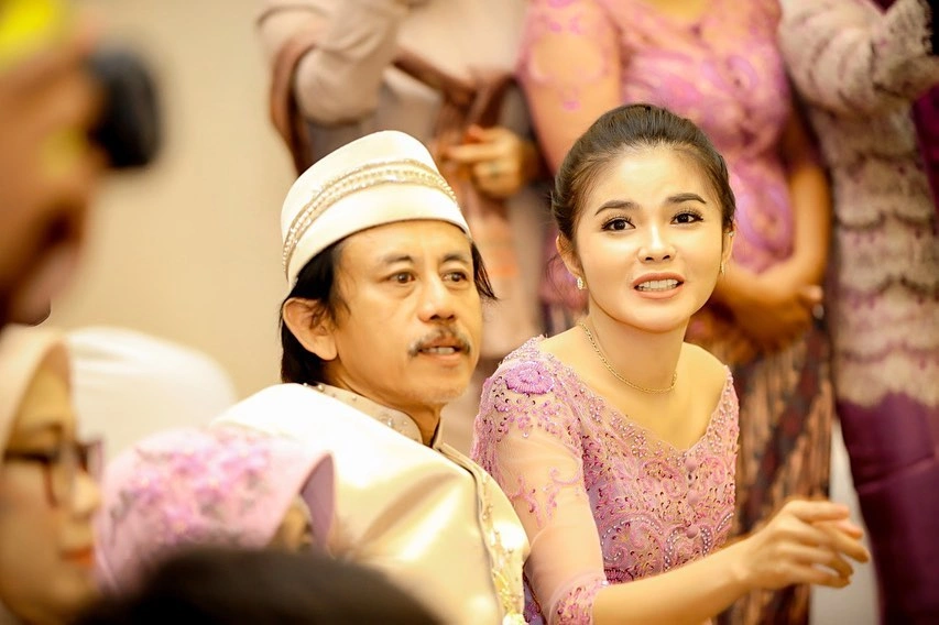 Epy Kusnandar dan sang istri, Karina Ranau. [Instagram]